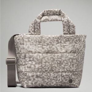 LULULEMON QUILTED GRID CROSSBODY BAG- 5L